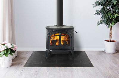 Vermont Castings: Dauntless FlexBurn Wood Stove—primary view