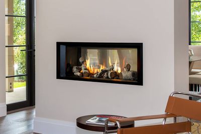 Valor: L1 See-Through Fireplace—primary view