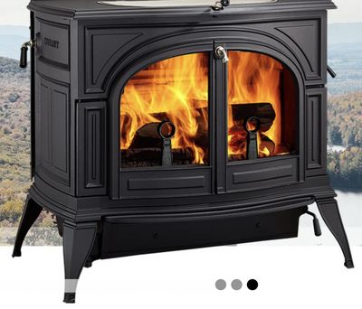 Vermont Castings: Defiant Wood Stove—primary view